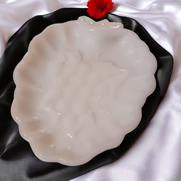 Vintage Hazel Atlas Milk Glass Strawberry Grape Candy Trinket Dishes – Set of 2 - Picture 6 of 13